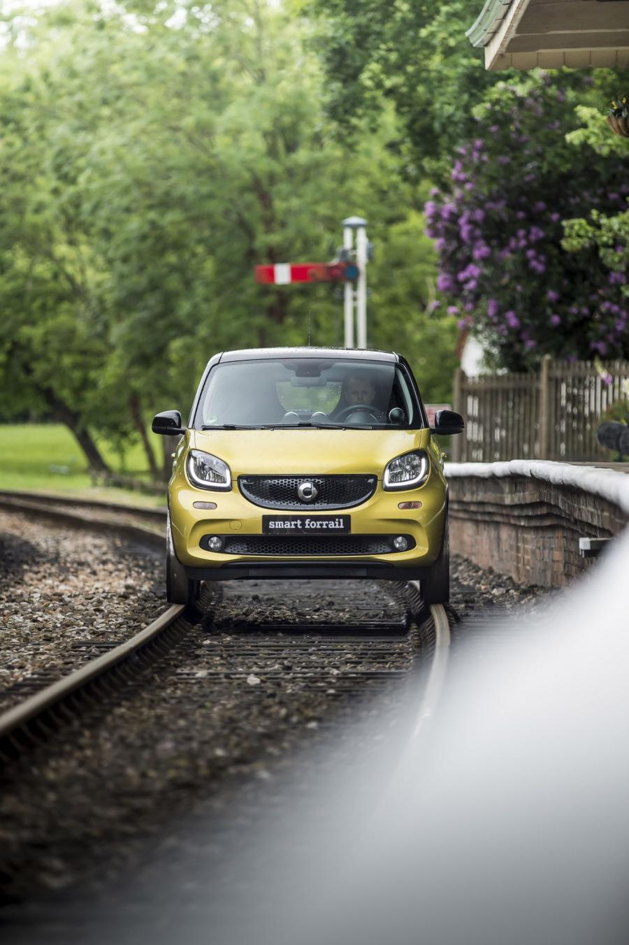 Smart ForRail Concept 2015 года  (фото 5 из 19)